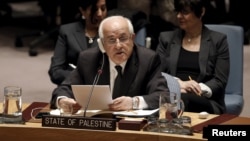 Duta Besar Palestina untuk PBB, Riyad Mansour, berbicara di Dewan Keamanan PBB di New York (26/1). (Reuters/Mike Segar)