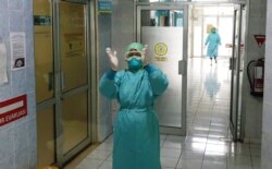 Simulasi rutin dilakukan RS Sardjito, terutama menghadapi airborne disease seperti virus corona. (Foto: VOA/ Nurhadi)