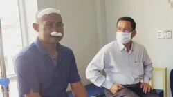 លោក ប្រន​ ស៊ាន ចាងហ្វាង​សារព័ត៌មាន​«អាណាចក្រ​ខ្មែរ» (ឆ្វេង) ដែល​ត្រូវ​បាន​ជន​មិន​ស្គាល់​អត្តសញ្ញាណ​វាយដំ កំពុង​សម្រាក​ព្យាបាល​នៅ​គ្លីនិក​ឯកជន​មួយ​ក្នុង​ក្រុង​សៀមរាប។ (រូបថត​ពី​ទំព័រ Facebook សារព័ត៌មាន​អាណាចក្រ​ខ្មែរ)