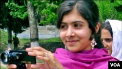 Malala Yousufzai, 14 tahun, berada dalam kondisi stabil tetapi kritis setelah ditembak militan Taliban hari Selasa (foto: dok).