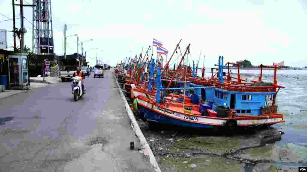 The town of Si Racha, Thailand is well known for its seafood dipping sauces. (Z. Aung/VOA)