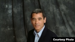 美籍华人律师、康乃尔大学法律博士章家敦