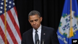 President Obama Attends Connecticut Vigil