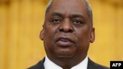 美国防长劳埃德·奥斯汀2021年3月8日在白宫讲话。