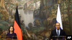 Almanya Dışişleri Bakanı Annalena Baerbock ve Rusya Dışişleri Bakanı Sergey Lavrov