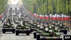 Vojna parada u Parizu na Šanzelizeu povodom Dana pada Bastilje, 14. jul 2019.