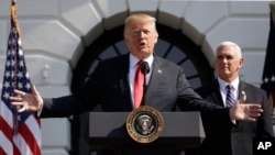 លោក​ប្រធានា​ធិបតី​ ដូណាល់ ត្រាំ ថ្លែង​អំពី​សេដ្ឋកិច្ច​នៅ​សេត​វិមាន​ កាល​ពី​ថ្ងៃទី​២៧ កក្កដា ២០១៨។