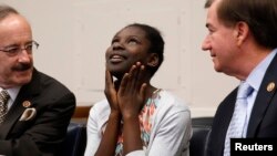 지난 2011년 나이지리아 테러단체 보코하람의 공격으로 가족을 잃은 데보라 피터스 양이 21일 미국 의회를 방문했다. (자료사진)
