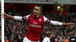 Penyerang klub Arsenal Theo Walcott tidak akan dikenai sanksi oleh Federasi Sepak Bola Inggris (foto: dok). 