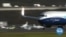 VOA英语视频: 波音暂停737MAX生产或影响经济