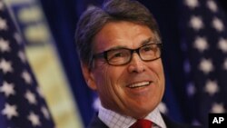 Mantan Gubernur Texas, Rick Perry mundur dari persaingan memperebutkan nominasi capres AS dari partai Republik (foto: dok).