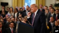 백악관 연설을 통해 탄핵안 기각에 대한 소회를 밝히는 트럼프 대통령 