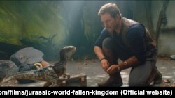 JURASSIC WORLD: FALLEN KINGDOM