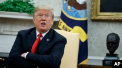 도널드 트럼프 미국 대통령이 9일 백악관에서 니키 헤일리 유엔주재 대사의 연내 사임 계획을 발표하면서, 북한 문제에 관해서도 언급했다.