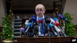 장 이브 르 드리앙 프랑스 외무장관. 