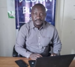 Sam Wadzai, who leads the activist group Vendors Initiative Social and Economic Transformation Zimbabwe, wants members get social protection so that they can survive during the lockdown, Jan. 3, 2021. (Columbus Mavhunga/VOA) ​