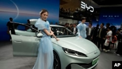 지난 4월 중국 베이징 오토쇼에서 선보인 중국 BYD사의 전기차 (자료사진) 