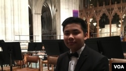 Panh Panhlauv, a flute player, talked to VOA Khmer's reporter Sok Khemara after performingat the National Cathedral in Washington D.C. (Sok Khemara/VOA Khmer)