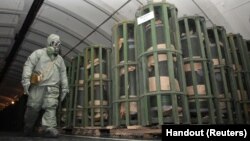 Stock d'armes chimiques à Chtchoutchie en Russie en 2008 (archives). 