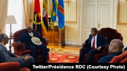 Paul Kagame, président ya Rwanda (D) na Yoweri Museveni ya Ouganda (2e D) na bakokani ba bango ya Angola, Joa Lourenco (2e G) na ya ekolo Congo démocratique Félix Tshisekedi (G) na Luanda, Angola, 3 fevrier 2020. (Twitter/Présidence RDC)