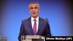 Sekretaris Jenderal NATO Jens Stoltenberg berbicara di Brussel, Belgia Kamis (13/10). 