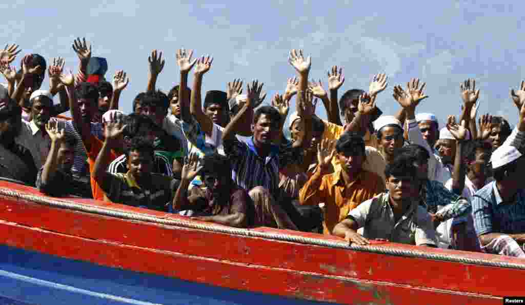 A police official said that about 74 Rohingya refugees who were heading for Australia, were found stranded on an Aceh island by Indonesian fishermen, April 8, 2013. A