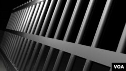 Azərbaycanda müxalif mövqedən çıxış edən insanlar tez-tez qondarma ittihamlarla həbs olunur.