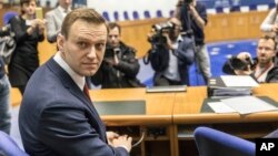 Aktivis oposisi Rusia sebelum persidangan di Pengadilan HAM Eropa di Strasbourg, Perancis, 24 Januari 2018.