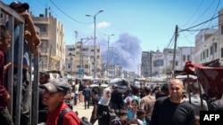 Palestinci na ulicama Rafe u Pojasu Gaze, 7. maja 2024. (Foto: AFP) 