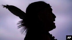 Денот на Колумбо е федерален празник, Денот на домородните народи не е