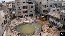 Situasi di Gaza pasca perang sangat memprihatinkan, di mana sedikitnya 300 gedung, termasuk 1.000 unit rumah, hancur. 