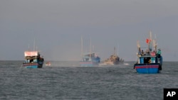 Kapal nelayan Vietnam di lepas pantai Filipina. (Foto: dok.)