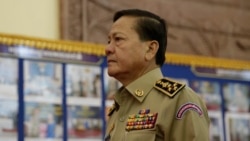 រូបឯកសារ៖ លោក នេត សាវឿន អគ្គស្នងការ​នគរបាល​ជាតិ នៅក្នុង​អំឡុងពេល​សមាជ​នគរបាល​នៅ​ក្រសួង​មហាផ្ទៃ រាជធានីភ្នំពេញ កាលពី​ថ្ងៃទី៦ ខែកុម្ភៈ ឆ្នាំ២០១៨។ (អូន ឆេងប៉រ/វីអូអេ)