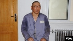 Kenneth Bae being interviewed by Japanese pro-North Korea newspaper Choson Sinbo at a North Korean labor camp, June 26, 2013.