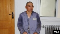 Kenneth Bae being interviewed by Japanese pro-North Korea newspaper Choson Sinbo at a North Korean labor camp, June 26, 2013 file photo.