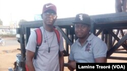 Le groupe K-Djoba, Docteur K, le promoteur et Don Asley à Ouagadougou, le 20 décembre 2020.