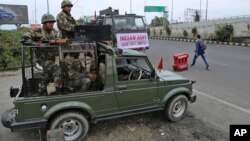 سربازان هندی در کشمیر