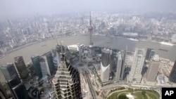 从上海环球金融中心俯瞰的上海天际线