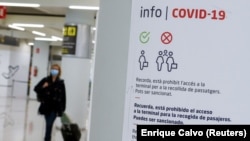 Turisti iz Njemačke stižu na Palma de Mallorcu, Španija, 21. mart 2021.