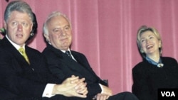 პირველი ამერიკელი პრეზიდენტი, რომელმაც დამოუკიდებელი საქართველოს ლიდერს უმასპინძლა ბილ კლინტონი იყო