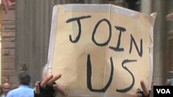 Para demonstran anti-kapitalisme di Chicago saat melakukan aksi unjuk rasa.