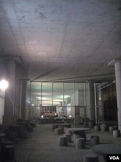 Computer room at ASU, by Alex Pang