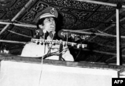 Muammar Qaddafiy, Tripoli, 1977 yil