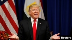 Presiden Donald Trump berbicara dalam sebuah pertemuan dengan Presiden Mesir Abdel Fattah al-Sisi di sela-sela Sidang Umum PBB di New York. Amerika mengumumkan pemberlakuan sanksi ekonomi baru kepada Korea Utara 