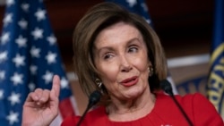 众议院议长南希·佩洛西在弹劾调查公开听证会后第二天早晨对媒体讲话。(2019年11月14日)