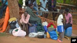 Des déplacées près de l’église des tous les saints à Juba, au Soudan du Sud, le 12 juillet 2016.