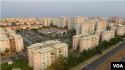 距离安哥拉首都罗安达30公里的基兰巴城由中国中信集团(CITIC)开发，总投资高达35亿美元，覆盖面积30.5平方公里，计划容纳超过20万居民。(美国之音/纽萨·席尔瓦)