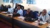 Ministres et syndicats à la réunion dans l'une des salles du ministère de l'Intérieur à Bujumbura, le 25 janvier 2018(VOA/Christophe Nkurunziza)