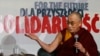 Le chef spirituel tibétain, le Dalaï Lama, au cours d'une conférence de presse à Gdansk, en Pologne, 5 décembre 2008. 