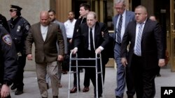 Harvey Weinstein quittant le tribunal de New York, le 6 janvier 2020.